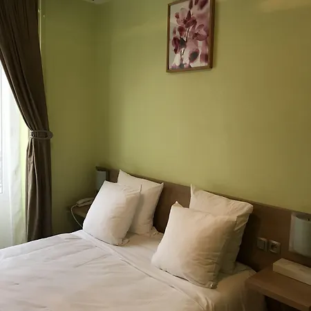 Tipi Hotel 2*