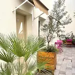 Tipi Hotel 2*