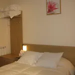 Tipi Hotel 2*