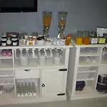 Tipi Hotel 2*